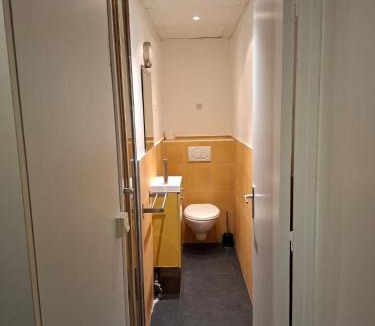 Saint-Victor House | Private Guest Room and Bath Steps from Notre Dame