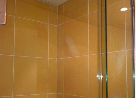 Saint-Victor House | Private Guest Room and Bath Steps from Notre Dame