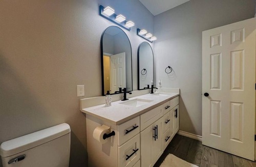 Voth House | Private guest room in a clean, quiet 4‑bedroom home.