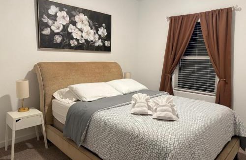 Wheatland House | Private Guest Suite, 7 miles from Hard Rock