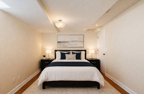 Brampton House | Private Guest Suite | Full Kitchen | Netflix | Cozy