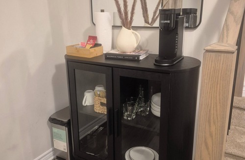 Kemptville Apartment | Private Guest Suite in Kemptville - Coffee & Snack Bar