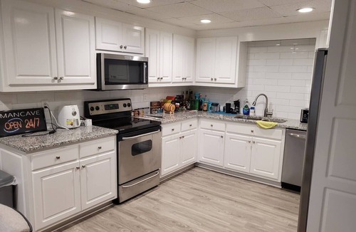 Auburn House | Private Guest Suite w/amenities