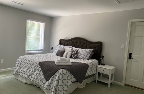Roswell Other | Private guest suite with private garage