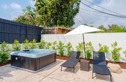 Valley Glen Condo | Private Guest unit Universal Studios hot tub fire pit