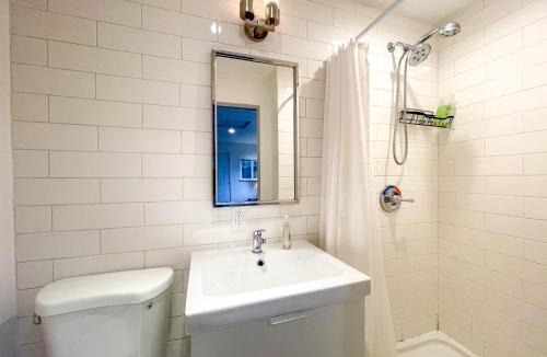 Cedar Heights Apartment | Private Guesthouse North Sandpoint