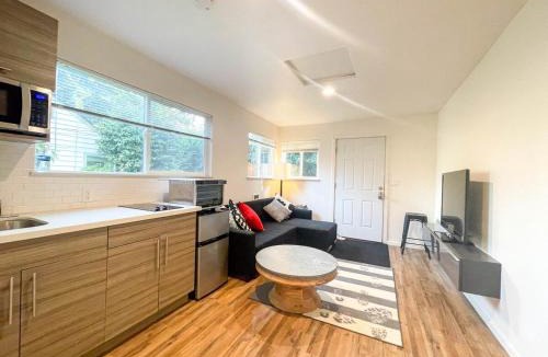 Cedar Heights Apartment | Private Guesthouse North Sandpoint