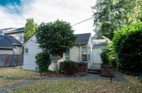 Cedar Heights Apartment | Private Guesthouse North Sandpoint