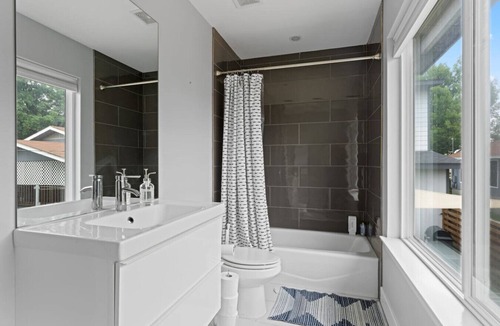 MLK Apartment | Private Guesthouse Retreat 3 miles from Downtown!