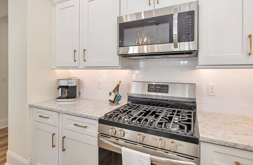 Saint Simons Heights House | Private Heated Pool, Close to Beaches, Restaurants & Shopping!