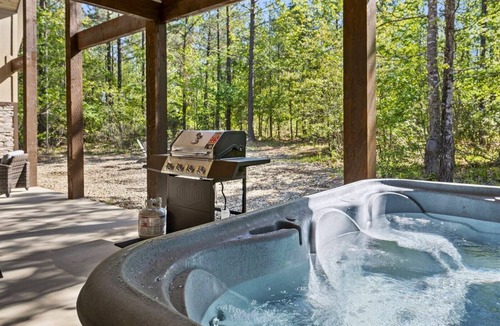 Broken Bow Cabin | Private Heated & Chilled Pool | Foosball | Hot Tub