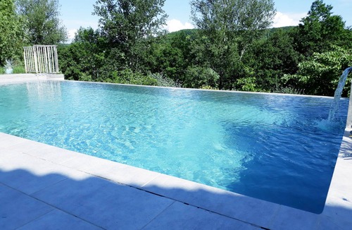 Bouloc House | Private heated infinity pool Quiet countryside Medieval Lauzerte