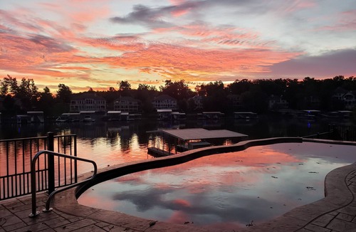 Osage Beach House | Private Heated Pool, Outdoor Kitchen w/Pizza Oven, 7 BR, 6.5 BA, Game Room