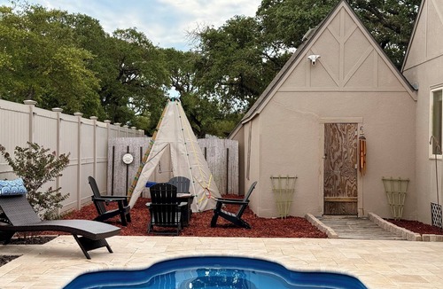 Aransas Pass House | Private Heated Pool - Sound to Shore - 1930s Tudor
