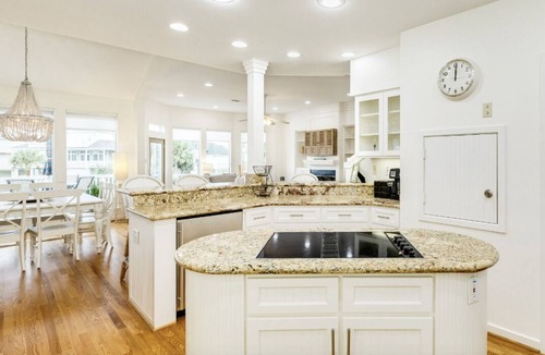 Pirates Beach West House | Private Heated Pool | 5 bdrm | Walk to Beach!