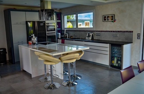 Furdenheim Villa | Private heated pool and jacuzzi villa