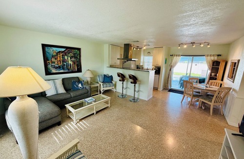 Bradenton House | Private Heated Pool House 6 miles from the Beach