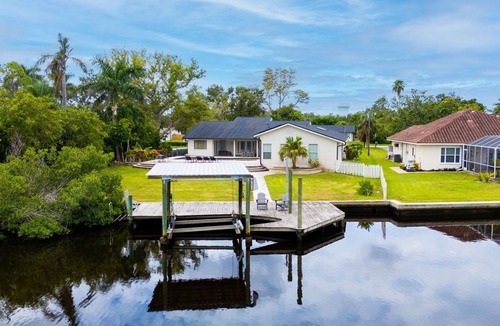 West Bradenton House | Private Heated Pool Home on the bayou leading to the Gulf of Mexico☼