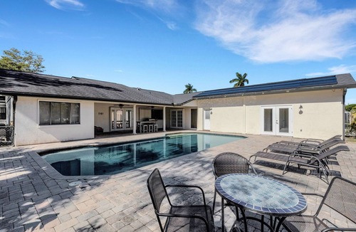 West Bradenton House | Private Heated Pool Home on the bayou leading to the Gulf of Mexico☼