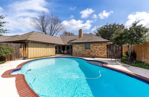 Garland House | Private Heated Pool & Pet-Friendly Family Retreat Near Dallas Attractions
