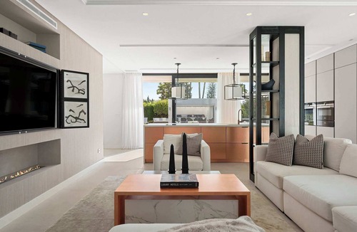 Marbella Villa | Private Heated Pool, Steam Room, Jacuzzi & Gym