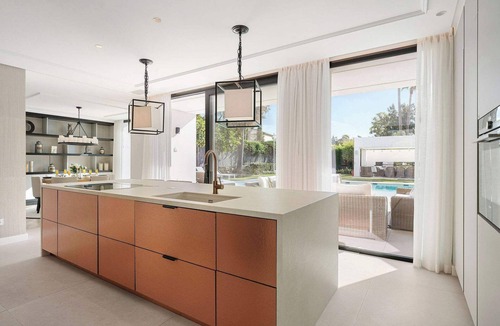 Marbella Villa | Private Heated Pool, Steam Room, Jacuzzi & Gym