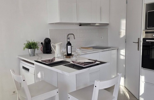 Port-Vendres Apartment | Private heated swimming pool at "Le Nid de Paulilles