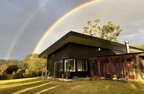 Fernvale House | Private Hidden Valley - HotSpa/Resort Pool