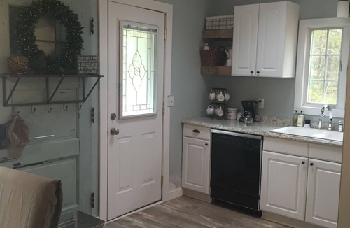 Canandaigua Cottage | Private hideaway close to everything with lake access.