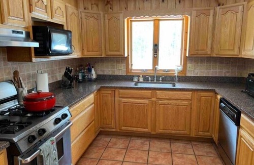 Plymouth Cabin | Private Hideaway in NH Mountainsn