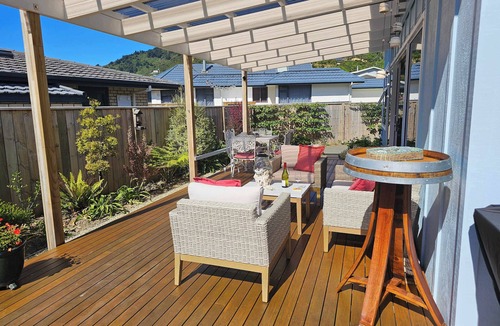 Waikawa Bay House | Private Hideaway with Beach & Marina Access