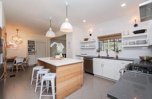 Austin House | Private Hill Country Retreat: Sleeps 25, Pool, Hot Tub & 30 Mins to Austin
