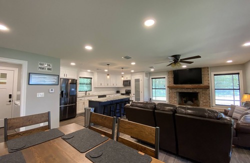 Mooringsport House | Private Hilltop Home on Caddo Lake
