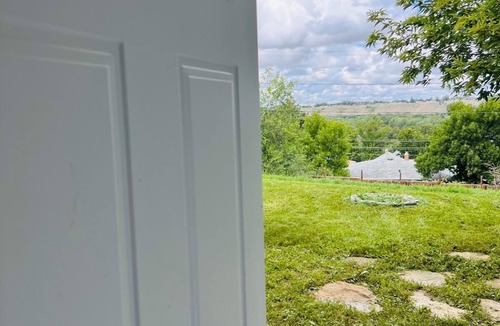 Medicine Hat House | Private Hillview Gateway