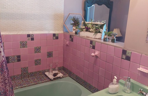 Holly Apartment | Private Historic Downtown Holly Apartment