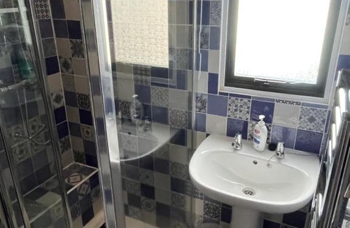 Ryde House | Private Holiday home in calm site