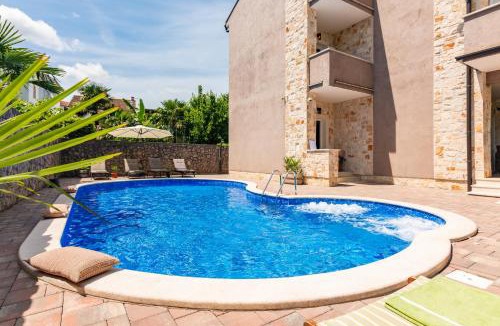 Vantacici Villa | Private holiday house Villa SoulSet with garden and Pool Near Beach in Malinska, Krk