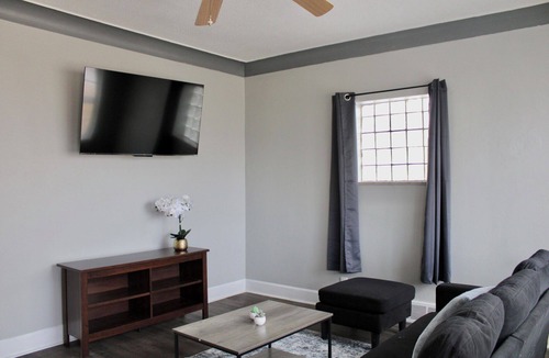Madison House | Private Home, Comfy, Quiet, Clean, Affordable!