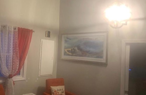 Brockton House | Private Home Cozy room