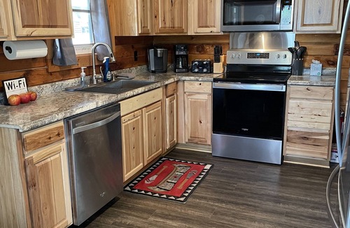 McHenry Cabin | Private Home, Dock, Hot Tub, Lakefront, Large yard