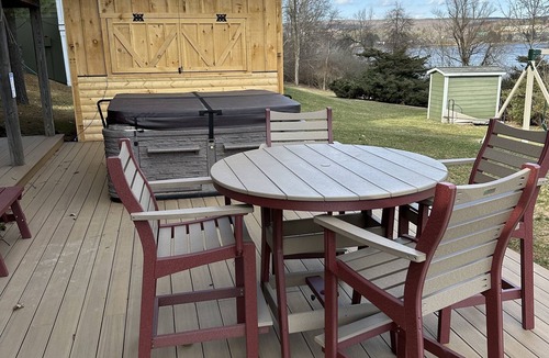McHenry Cabin | Private Home, Dock, Hot Tub, Lakefront, Large yard