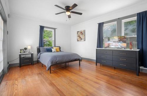 Highland Park House | private home eight minutes from the city
