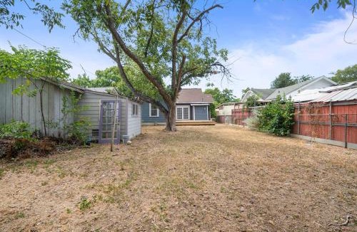 Highland Park House | private home eight minutes from the city