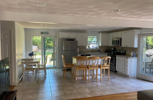 Matunuck House | Private Home in scenic Matunuck, RI within walking distance to Town Beach