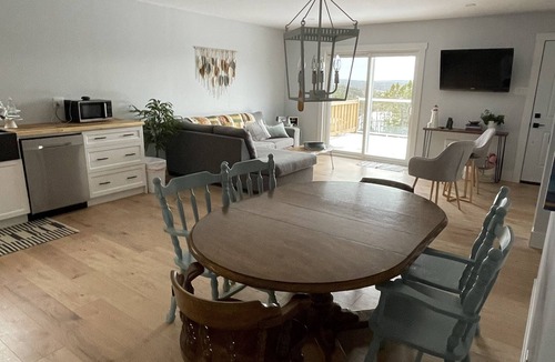 New Harbour House | Private home in the woods with panoramic views off the deck