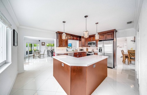 Lighthouse Point House | Private Home! Large Open Backyard+Close 2 Beach!