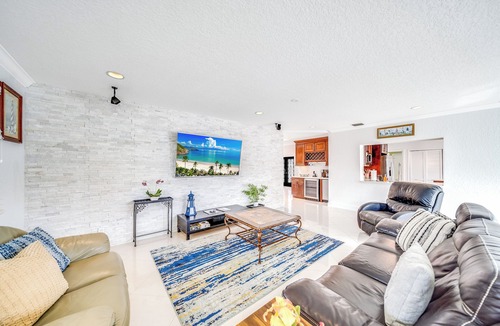 Lighthouse Point House | Private Home! Large Open Backyard+Close 2 Beach!