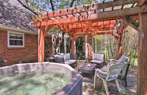 South Tulsa House | Private Home w/Hot Tub & Patio Near Dtwn Tulsa