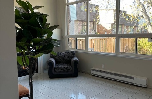 Mississauga Valleys House | Private home with 5 large bedroom and spacious common areas with private patio.