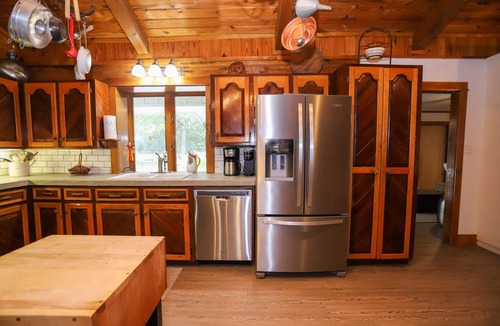 La Grange House | Private home with pool minutes from downtown La Grange and Antique Shopping